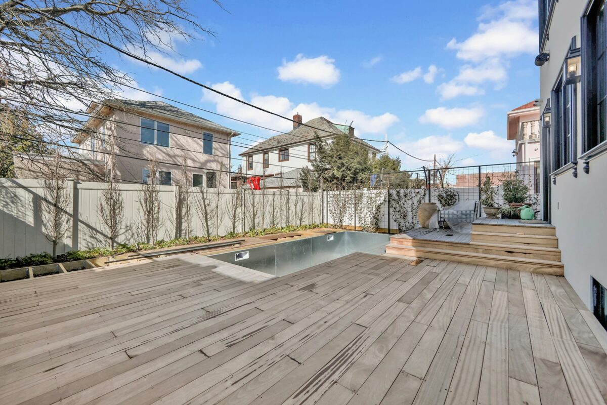 Manhattan Beach House - DDC Renovation NYC - General Contractor NYC